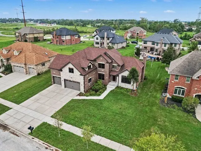 22620 Hunters Trail