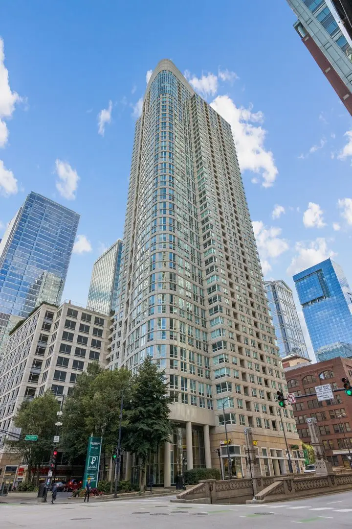 345 N LASALLE Street