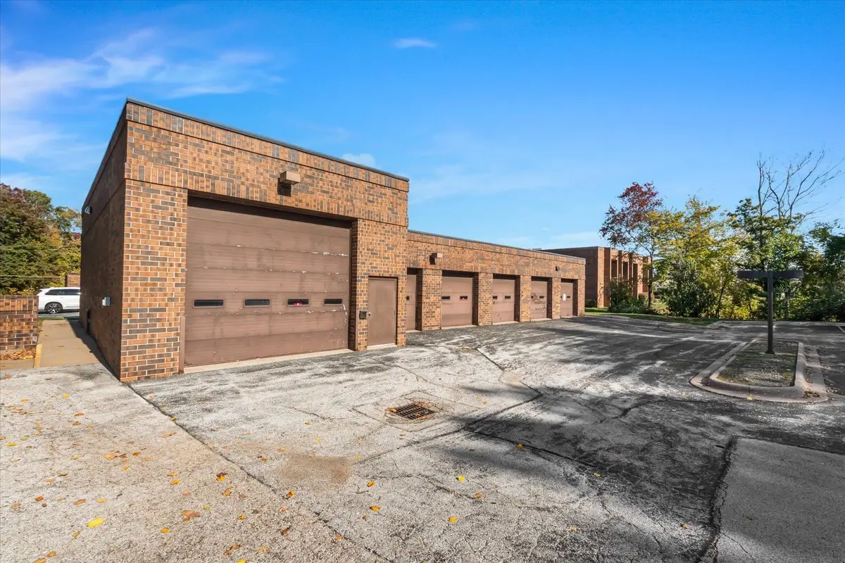 3425 E Locust Street