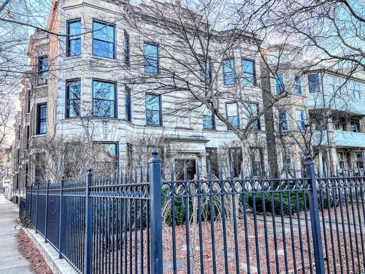 2502 N KEDZIE Boulevard