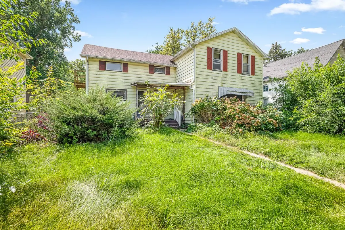 521 E Pleasant Street