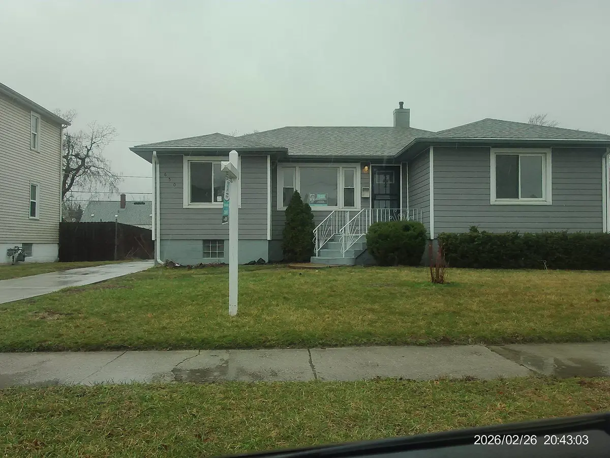 650 Greenbay Avenue