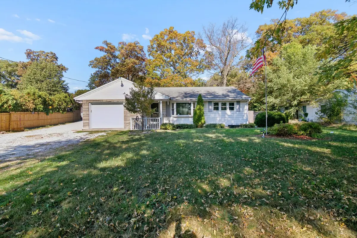 2046 E 2200 North Road