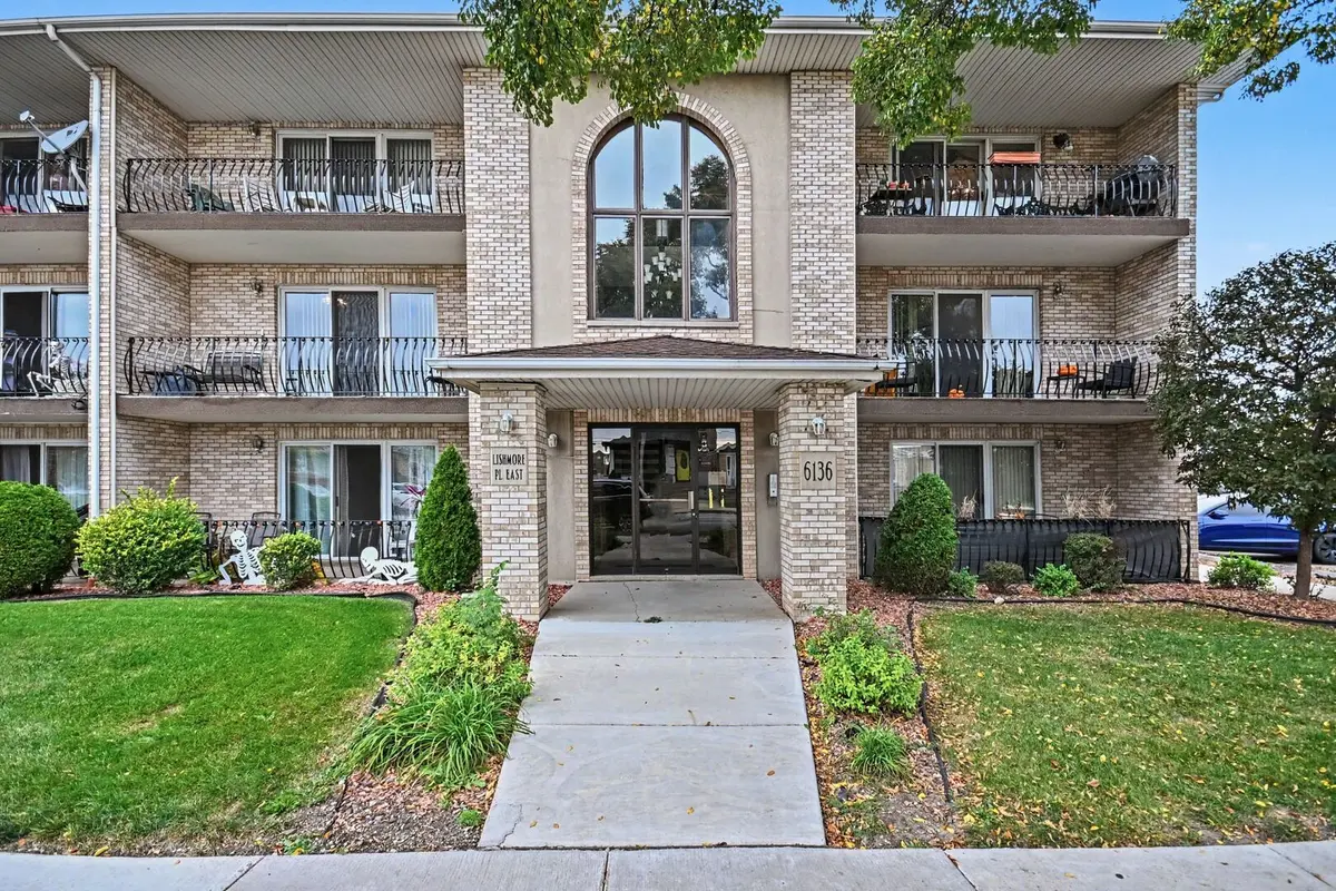 6136 W 63rd Street