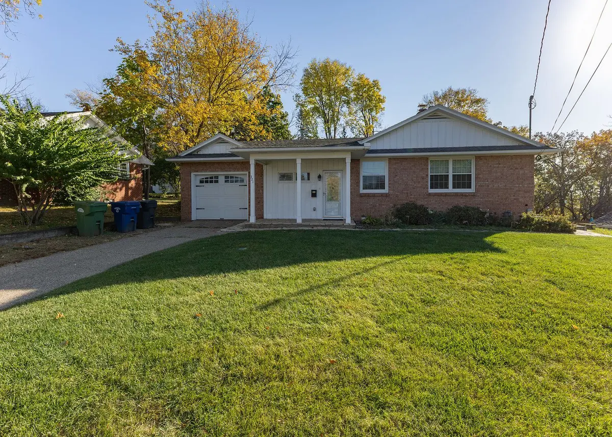 321 Thorwaldsen Place