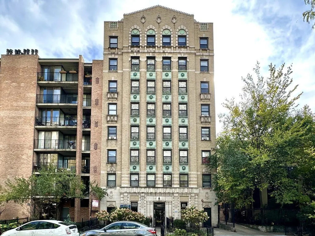 661 W Sheridan Road