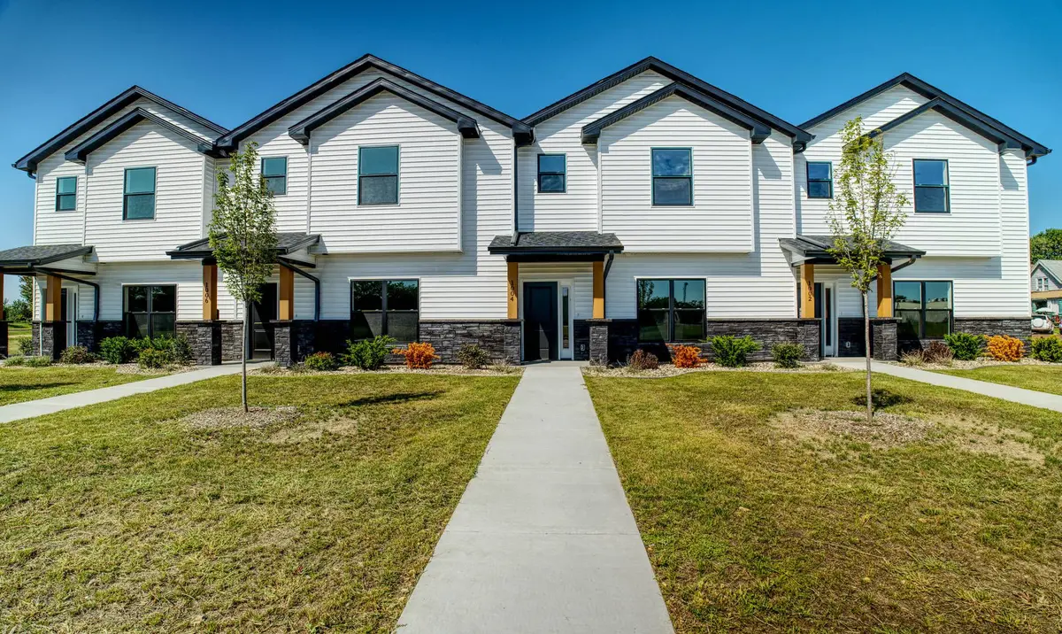 1004 S 4TH Street
