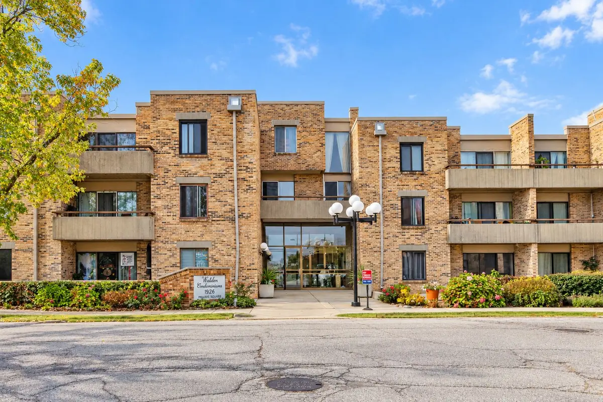 1926 PRAIRIE Square