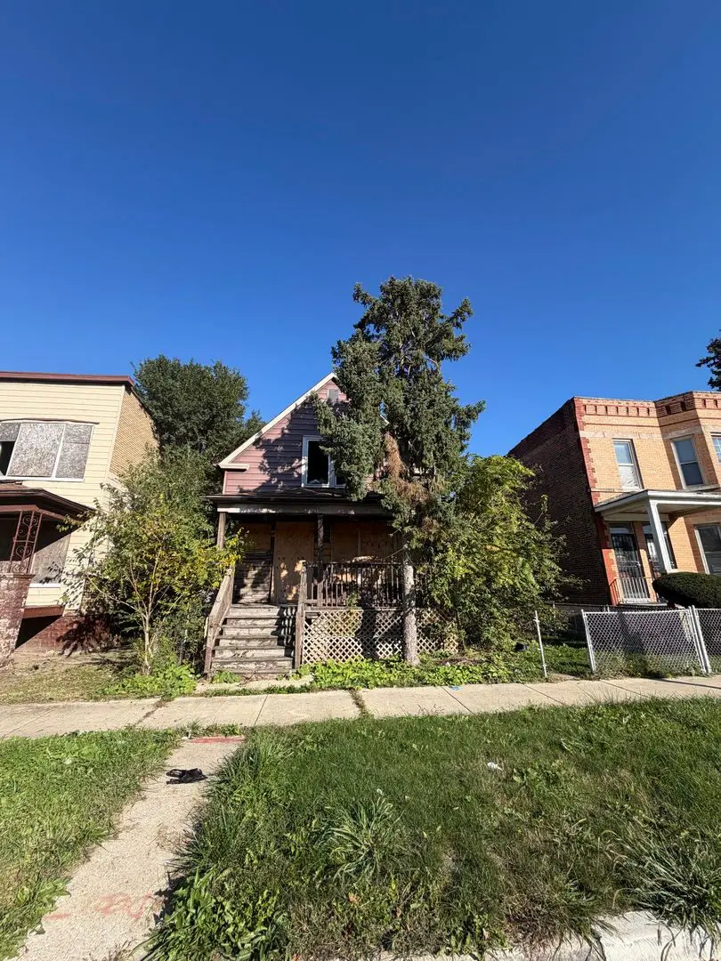 11847 S Lafayette Avenue