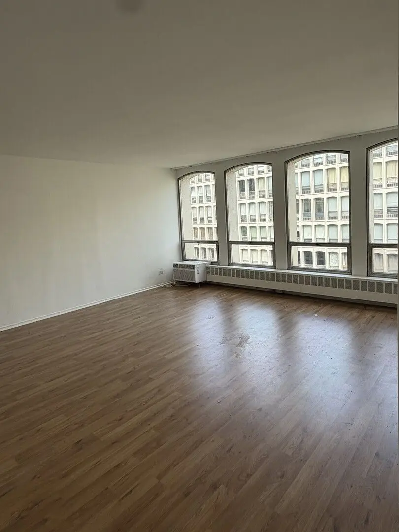 1400 E 55th Place