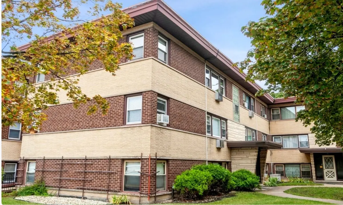 30 W Conti Parkway