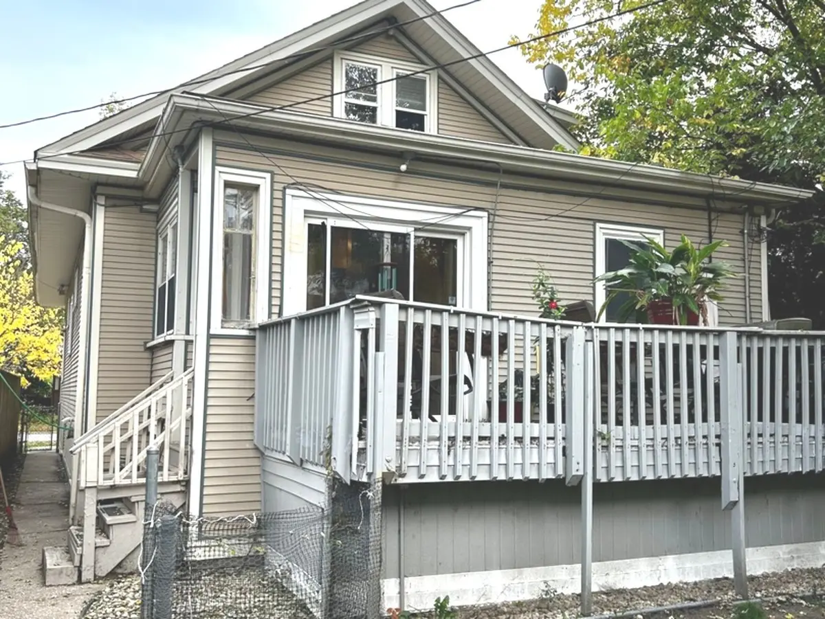 911 N Taylor Avenue