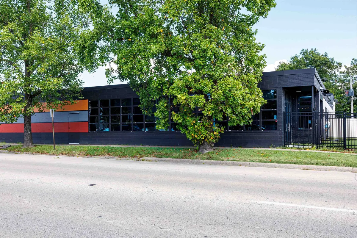 325 S Poplar Street